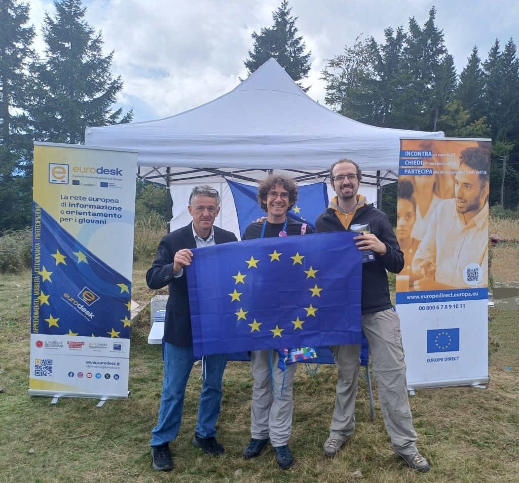 Festa dell’Amicizia dei Tre Confini presso la cima del Monte Forno/Dreiländereck/Peč